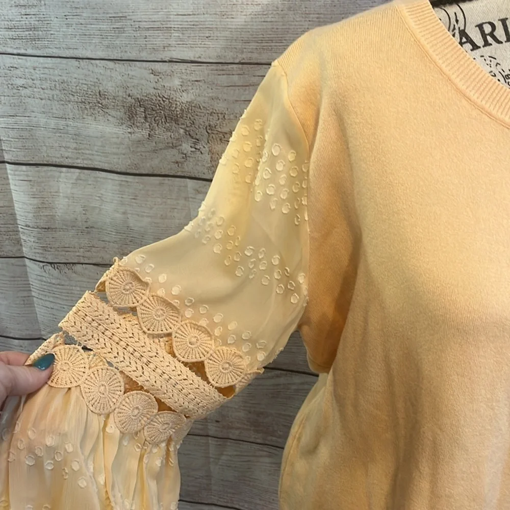 Sioni Lightweight Sweater Open Applique Sleeves NWT Size Large